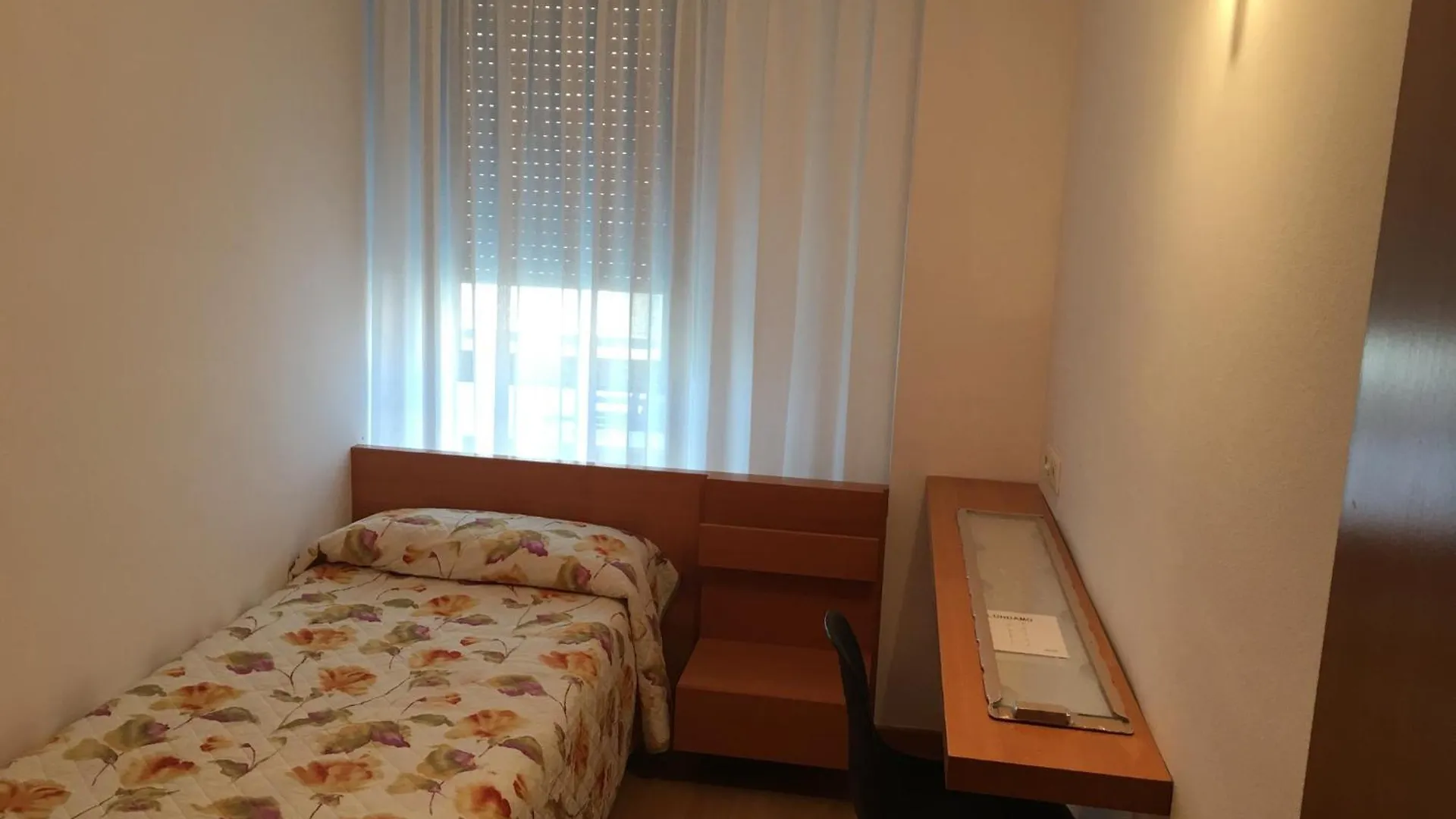 Spacious Apartment In Terrassa With Shared Pool 85 M² 0*,