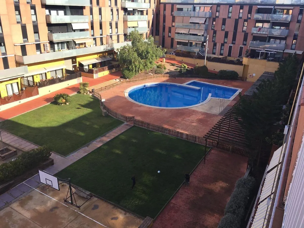 Spacious Apartment In Terrassa With Shared Pool 85 M²